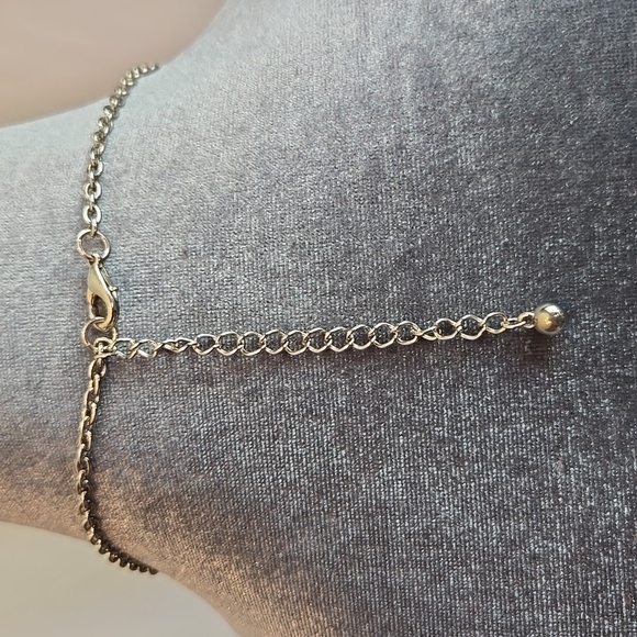 NWOT Silver-Tone Floral Station Long Necklace with Matching Dangle Earrings - Picture 6 of 8